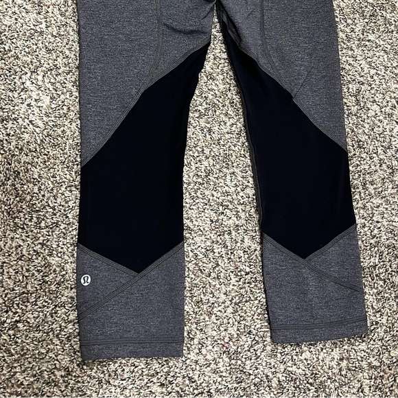 Lululemon Gray and Black cropped leggings  Leggings size 6 in like new condition - Picture 6 of 8
